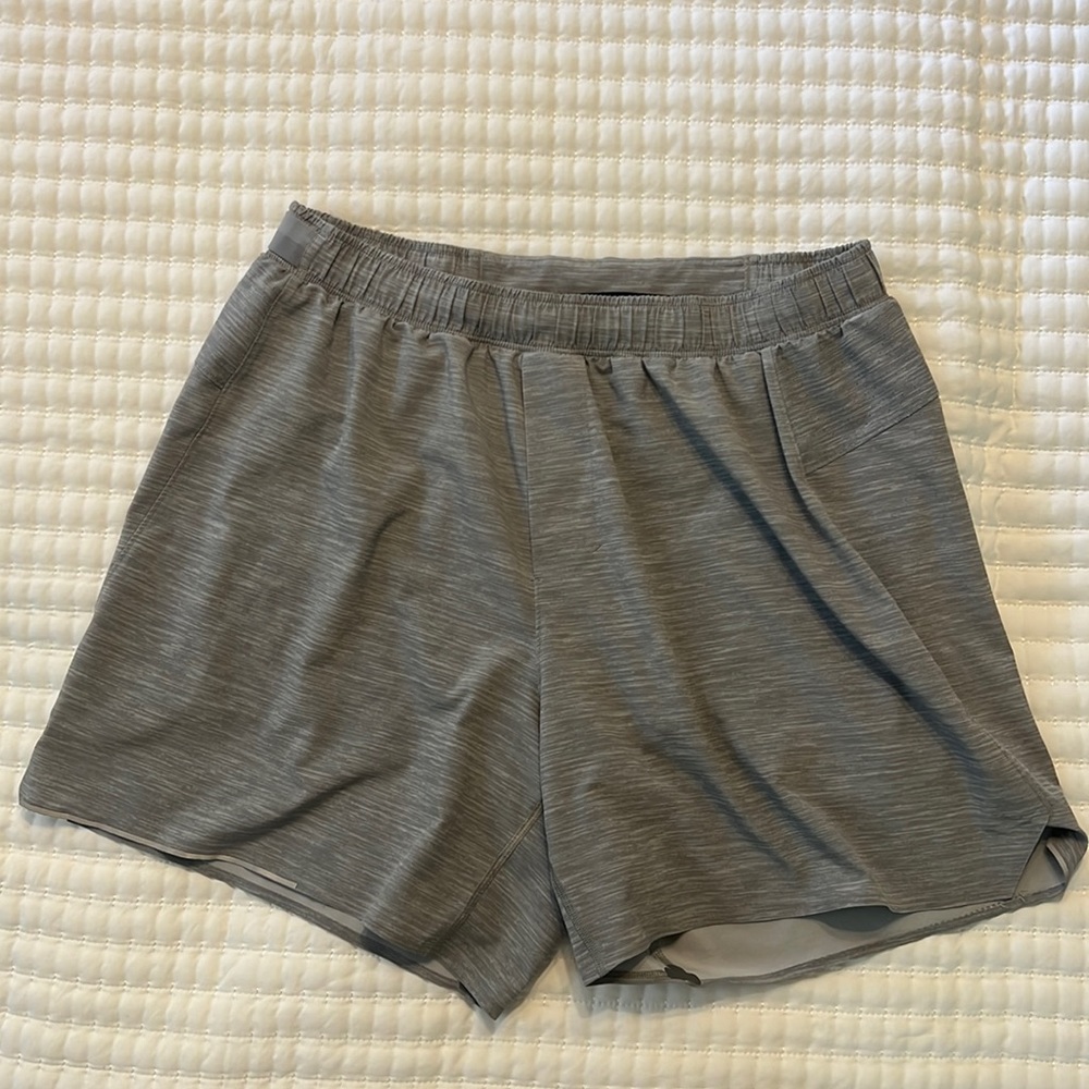 Lululemon Mens Lined Shorts L